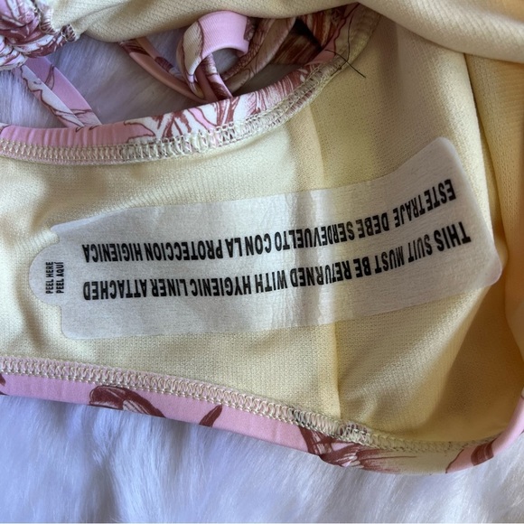 NWT Romantic Floral Print Flutter Sleeve Medium Coverage One Piece Swim SIZE 1X - Picture 13 of 17